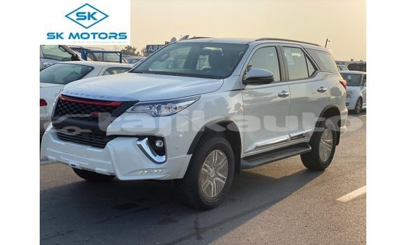 Buy Import Toyota Fortuner White Car in Import - Dubai in Dushanbe