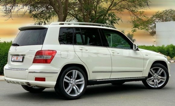 Buy Import Mercedes-Benz 190 White Car in Import - Dubai in Dushanbe Buy Import Mercedes-Benz 190 White Car in Import - Dubai in Dushanbe