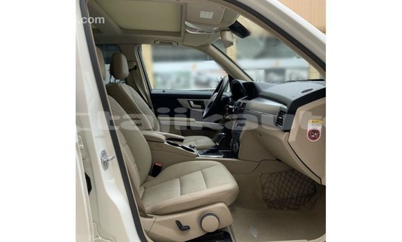 Buy Import Mercedes-Benz 190 White Car in Import - Dubai in Dushanbe Buy Import Mercedes-Benz 190 White Car in Import - Dubai in Dushanbe