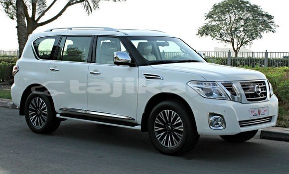 Buy Import Nissan Patrol White Car in Import - Dubai in Dushanbe