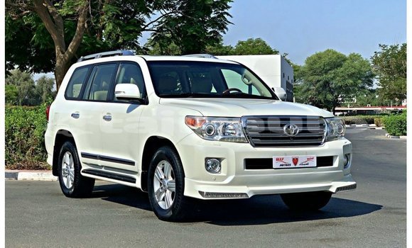 Buy Import Toyota Land Cruiser White Car in Import - Dubai in Dushanbe Buy Import Toyota Land Cruiser White Car in Import - Dubai in Dushanbe