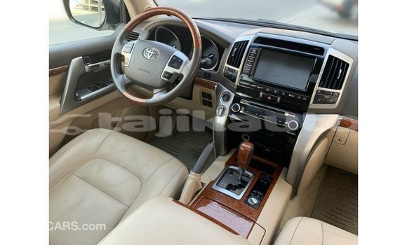 Buy Import Toyota Land Cruiser White Car in Import - Dubai in Dushanbe Buy Import Toyota Land Cruiser White Car in Import - Dubai in Dushanbe