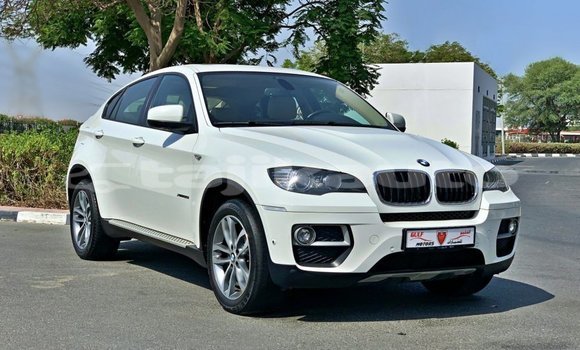 Buy Import BMW X6 White Car in Import - Dubai in Dushanbe