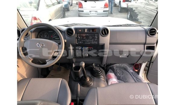 Buy Import Toyota Land Cruiser White Car in Import - Dubai in Dushanbe Buy Import Toyota Land Cruiser White Car in Import - Dubai in Dushanbe