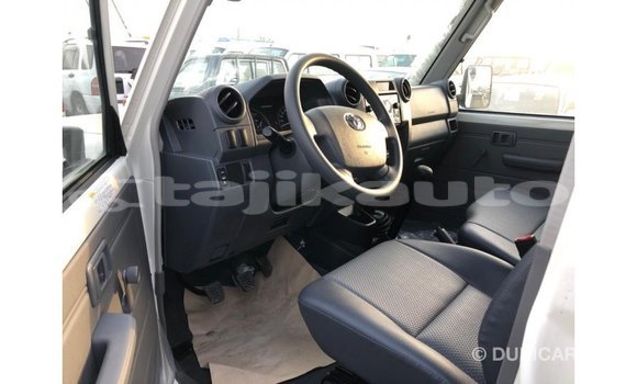 Buy Import Toyota Land Cruiser White Car in Import - Dubai in Dushanbe Buy Import Toyota Land Cruiser White Car in Import - Dubai in Dushanbe