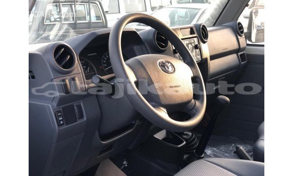 Buy Import Toyota Land Cruiser White Car in Import - Dubai in Dushanbe Buy Import Toyota Land Cruiser White Car in Import - Dubai in Dushanbe