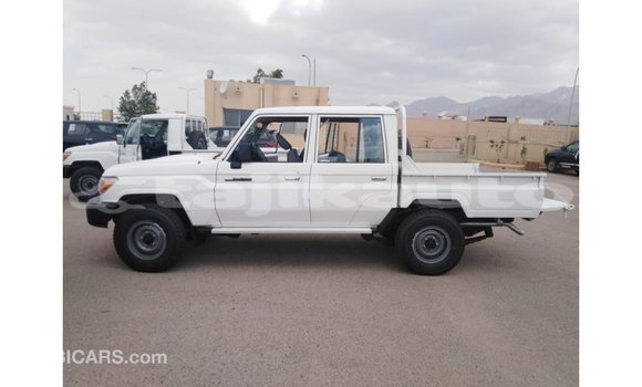 Buy Import Toyota Land Cruiser White Car in Import - Dubai in Dushanbe Buy Import Toyota Land Cruiser White Car in Import - Dubai in Dushanbe