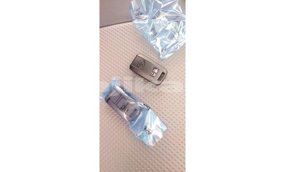 Buy Import Toyota Land Cruiser White Car in Import - Dubai in Dushanbe Buy Import Toyota Land Cruiser White Car in Import - Dubai in Dushanbe