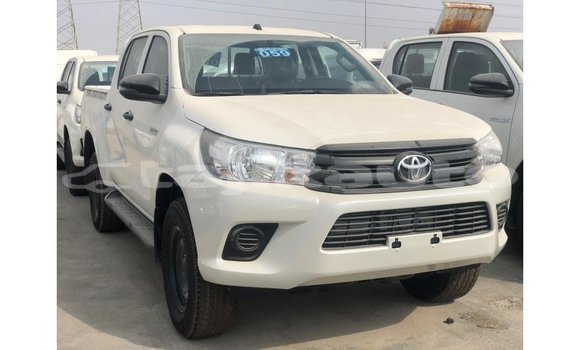 Buy Import Toyota Hilux White Car in Import - Dubai in Dushanbe