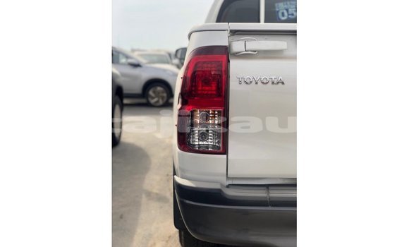 Buy Import Toyota Hilux White Car in Import - Dubai in Dushanbe Buy Import Toyota Hilux White Car in Import - Dubai in Dushanbe