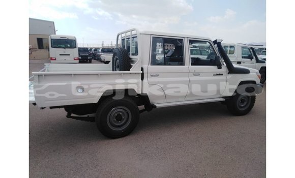 Buy Import Toyota Land Cruiser White Car in Import - Dubai in Dushanbe Buy Import Toyota Land Cruiser White Car in Import - Dubai in Dushanbe