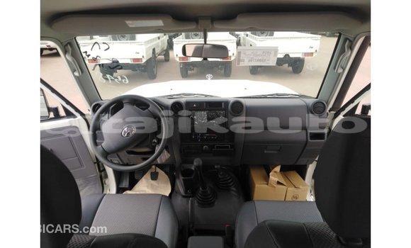 Buy Import Toyota Land Cruiser White Car in Import - Dubai in Dushanbe Buy Import Toyota Land Cruiser White Car in Import - Dubai in Dushanbe