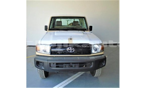 Buy Import Toyota Land Cruiser Beige Car in Import - Dubai in Dushanbe