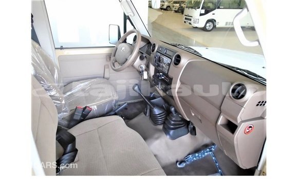 Buy Import Toyota Land Cruiser Beige Car in Import - Dubai in Dushanbe Buy Import Toyota Land Cruiser Beige Car in Import - Dubai in Dushanbe
