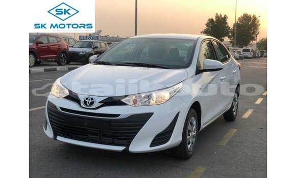 Buy Import Toyota Yaris White Car in Import - Dubai in Dushanbe