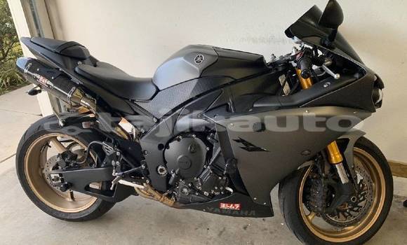 Buy Used Yamaha R1 Silver Bike in Chorku in Sughd