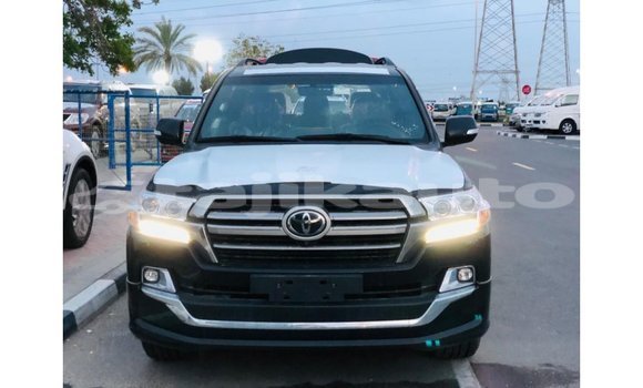 Buy Import Toyota Land Cruiser Black Car in Import - Dubai in Dushanbe