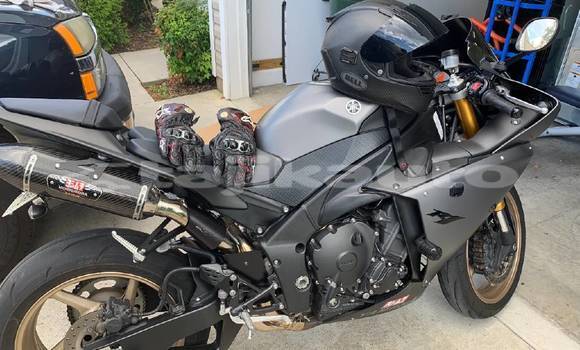 Buy Used Yamaha R1 Silver Bike in Chorku in Sughd Buy Used Yamaha R1 Silver Bike in Chorku in Sughd