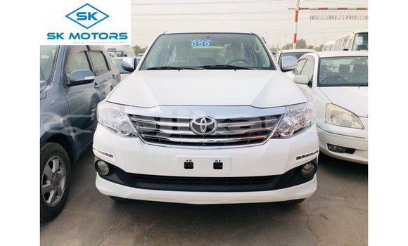 Buy Import Toyota Fortuner White Car in Import - Dubai in Dushanbe
