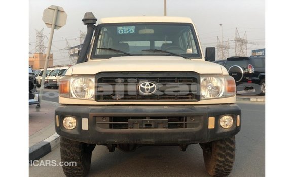 Buy Import Toyota Land Cruiser White Car in Import - Dubai in Dushanbe Buy Import Toyota Land Cruiser White Car in Import - Dubai in Dushanbe