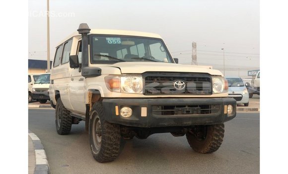 Buy Import Toyota Land Cruiser White Car in Import - Dubai in Dushanbe Buy Import Toyota Land Cruiser White Car in Import - Dubai in Dushanbe