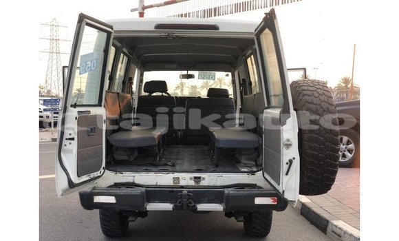 Buy Import Toyota Land Cruiser White Car in Import - Dubai in Dushanbe Buy Import Toyota Land Cruiser White Car in Import - Dubai in Dushanbe