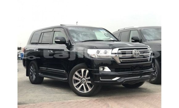 Buy Import Toyota Land Cruiser Black Car in Import - Dubai in Dushanbe
