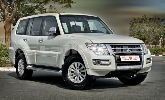 Buy Import Mitsubishi Pajero White Car in Import - Dubai in Dushanbe