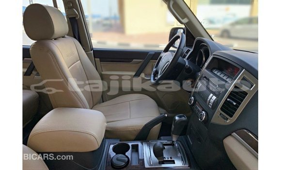 Buy Import Mitsubishi Pajero White Car in Import - Dubai in Dushanbe Buy Import Mitsubishi Pajero White Car in Import - Dubai in Dushanbe