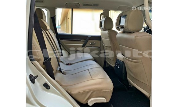 Buy Import Mitsubishi Pajero White Car in Import - Dubai in Dushanbe Buy Import Mitsubishi Pajero White Car in Import - Dubai in Dushanbe