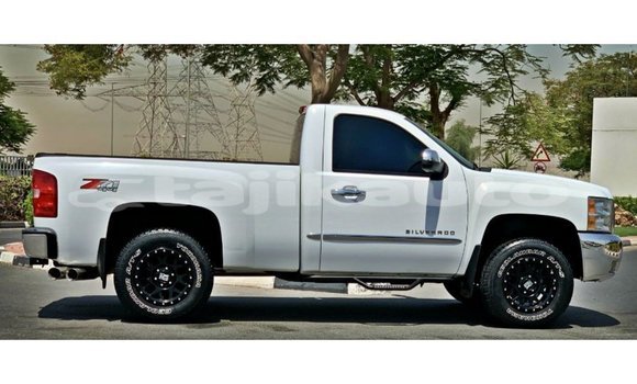 Buy Import Chevrolet Silverado White Car in Import - Dubai in Dushanbe Buy Import Chevrolet Silverado White Car in Import - Dubai in Dushanbe
