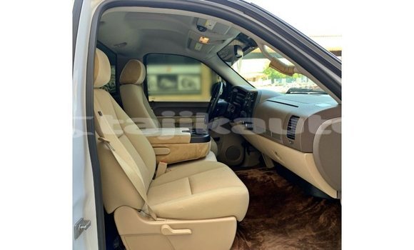 Buy Import Chevrolet Silverado White Car in Import - Dubai in Dushanbe Buy Import Chevrolet Silverado White Car in Import - Dubai in Dushanbe