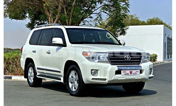Buy Import Toyota Land Cruiser White Car in Import - Dubai in Dushanbe