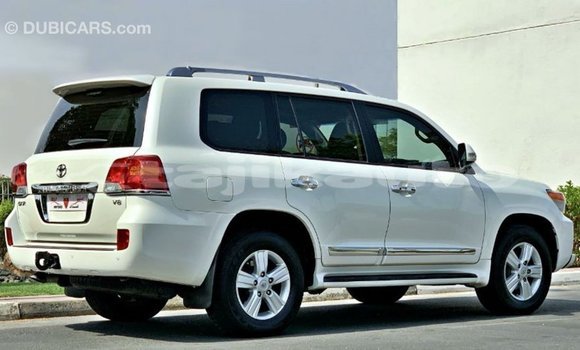 Buy Import Toyota Land Cruiser White Car in Import - Dubai in Dushanbe Buy Import Toyota Land Cruiser White Car in Import - Dubai in Dushanbe