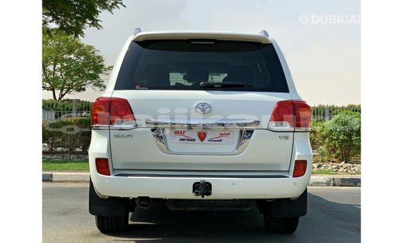 Buy Import Toyota Land Cruiser White Car in Import - Dubai in Dushanbe Buy Import Toyota Land Cruiser White Car in Import - Dubai in Dushanbe