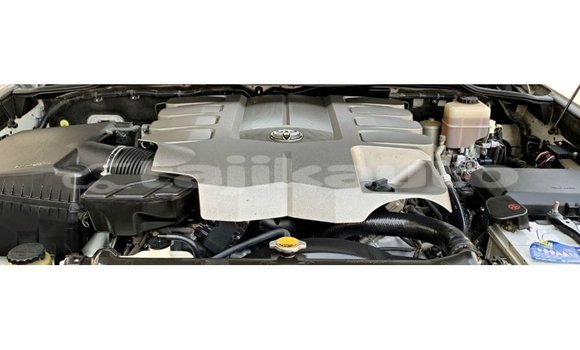 Buy Import Toyota Land Cruiser White Car in Import - Dubai in Dushanbe Buy Import Toyota Land Cruiser White Car in Import - Dubai in Dushanbe
