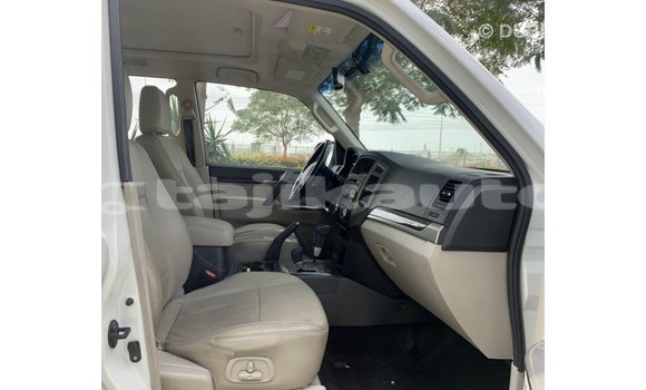 Buy Import Mitsubishi Pajero White Car in Import - Dubai in Dushanbe Buy Import Mitsubishi Pajero White Car in Import - Dubai in Dushanbe