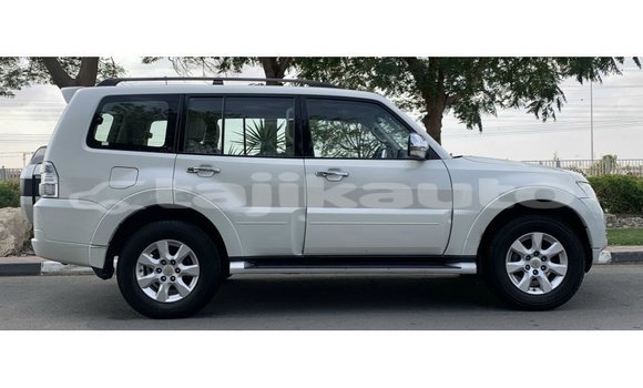 Buy Import Mitsubishi Pajero White Car in Import - Dubai in Dushanbe Buy Import Mitsubishi Pajero White Car in Import - Dubai in Dushanbe