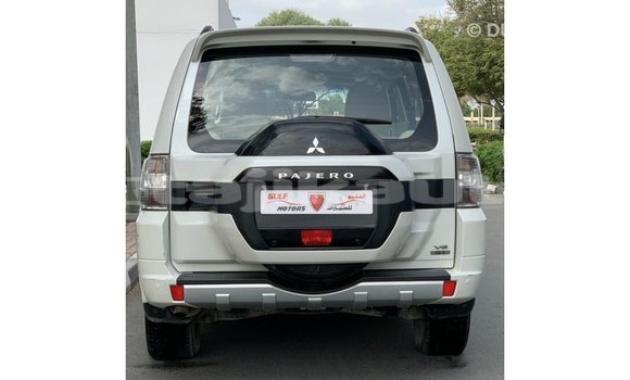 Buy Import Mitsubishi Pajero White Car in Import - Dubai in Dushanbe Buy Import Mitsubishi Pajero White Car in Import - Dubai in Dushanbe