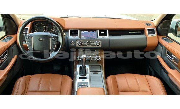 Buy Import Land Rover Range Rover White Car in Import - Dubai in Dushanbe Buy Import Land Rover Range Rover White Car in Import - Dubai in Dushanbe