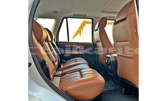 Buy Import Land Rover Range Rover White Car in Import - Dubai in Dushanbe Buy Import Land Rover Range Rover White Car in Import - Dubai in Dushanbe