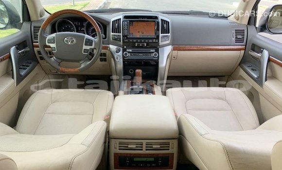 Buy Import Toyota Land Cruiser White Car in Import - Dubai in Dushanbe Buy Import Toyota Land Cruiser White Car in Import - Dubai in Dushanbe