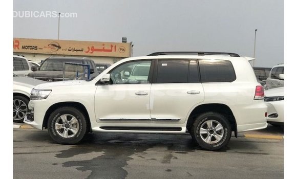 Buy Import Toyota Land Cruiser White Car in Import - Dubai in Dushanbe Buy Import Toyota Land Cruiser White Car in Import - Dubai in Dushanbe