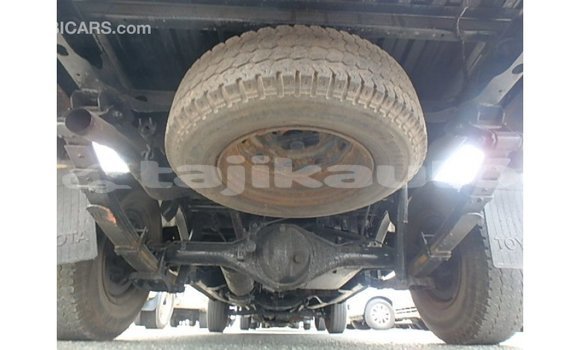 Buy Import Toyota Hilux White Car in Import - Dubai in Dushanbe Buy Import Toyota Hilux White Car in Import - Dubai in Dushanbe