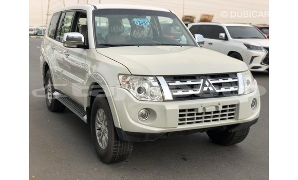 Buy Import Mitsubishi Pajero White Car in Import - Dubai in Dushanbe Buy Import Mitsubishi Pajero White Car in Import - Dubai in Dushanbe