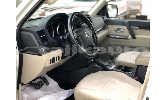 Buy Import Mitsubishi Pajero White Car in Import - Dubai in Dushanbe Buy Import Mitsubishi Pajero White Car in Import - Dubai in Dushanbe