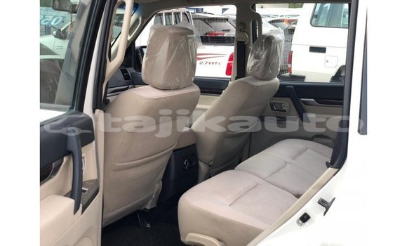 Buy Import Mitsubishi Pajero White Car in Import - Dubai in Dushanbe Buy Import Mitsubishi Pajero White Car in Import - Dubai in Dushanbe