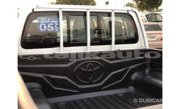 Buy Import Toyota Hilux White Car in Import - Dubai in Dushanbe Buy Import Toyota Hilux White Car in Import - Dubai in Dushanbe