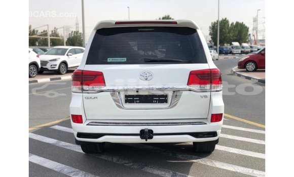 Buy Import Toyota Land Cruiser White Car in Import - Dubai in Dushanbe Buy Import Toyota Land Cruiser White Car in Import - Dubai in Dushanbe