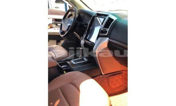 Buy Import Toyota Land Cruiser White Car in Import - Dubai in Dushanbe Buy Import Toyota Land Cruiser White Car in Import - Dubai in Dushanbe